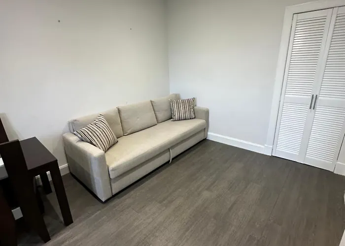 Beautiful Flat Close To City Centre