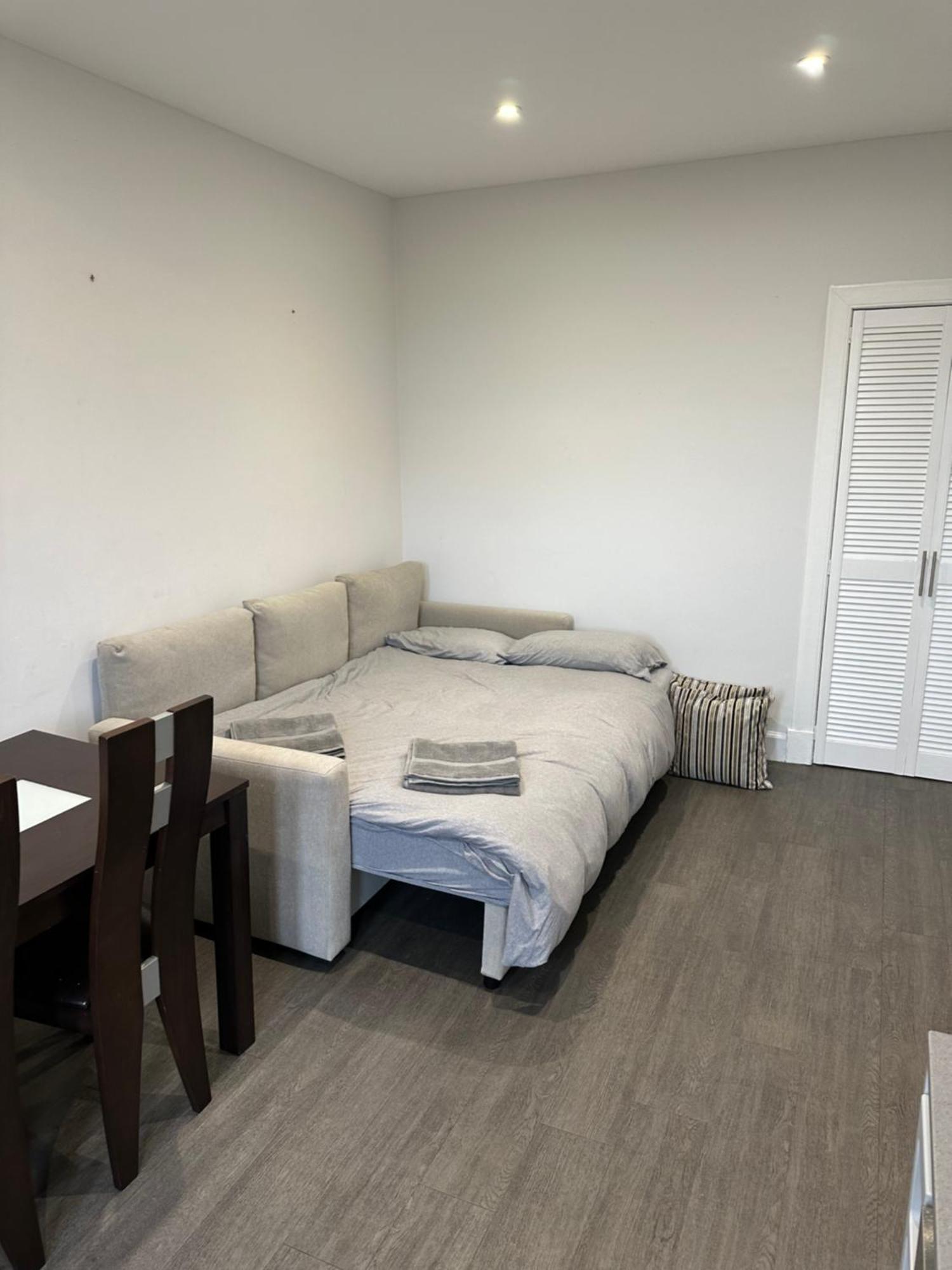 Beautiful Flat Close To Centre Apartamento Edimburgo